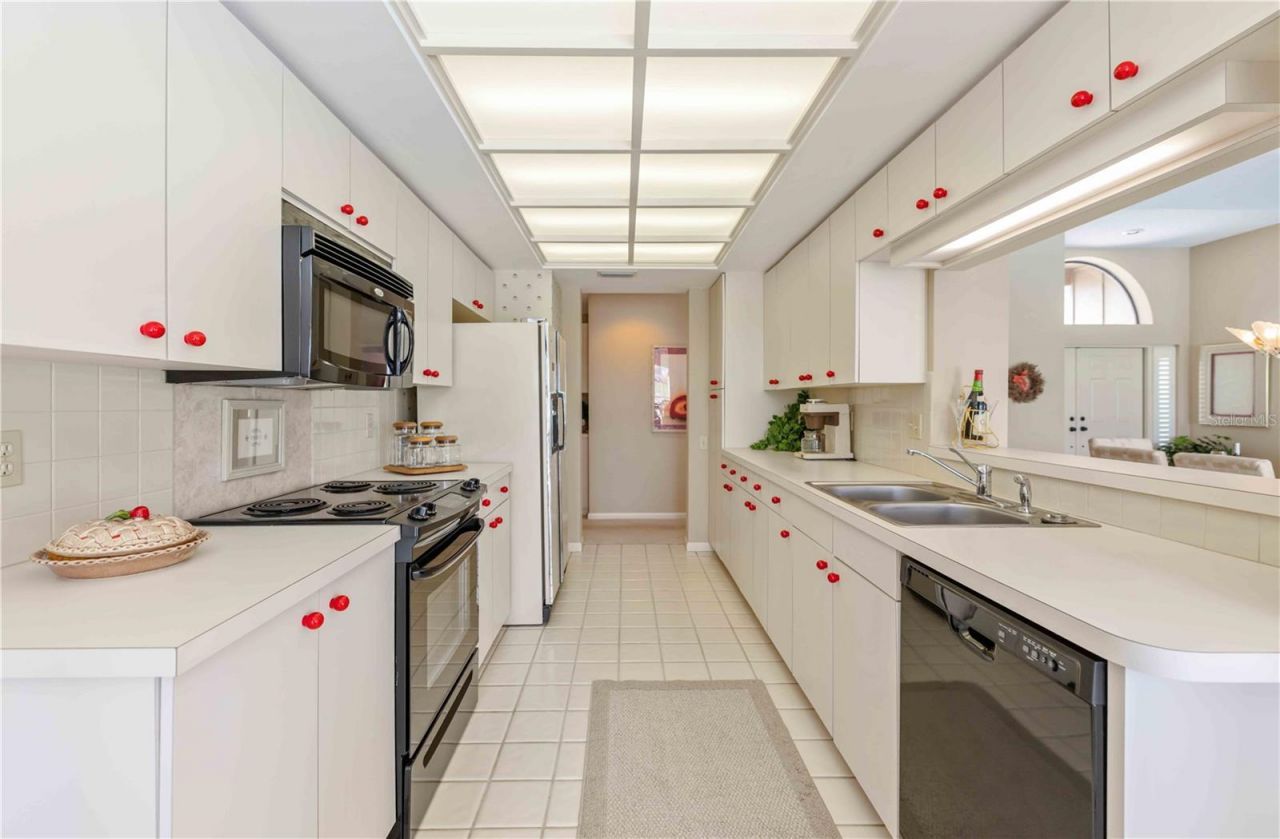 4364 Presidential Avenue Circle E, Bradenton, FL 34203 Photo