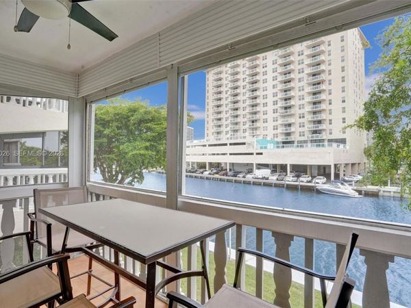 450 Paradise Isle Blvd , Unit 204, Hallandale Beach, FL 33009