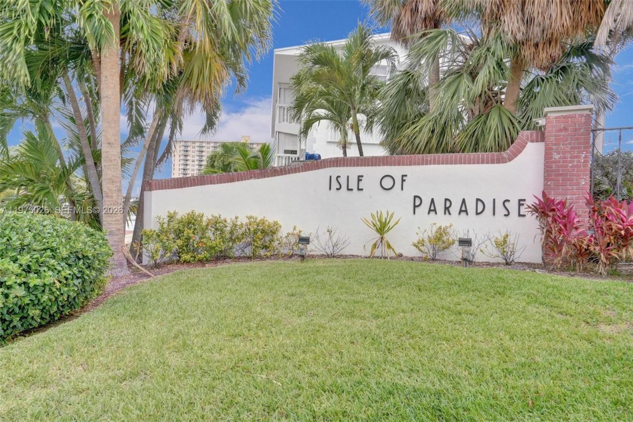 450 Paradise Isle Blvd , Unit 204, Hallandale Beach, FL 33009 Photo