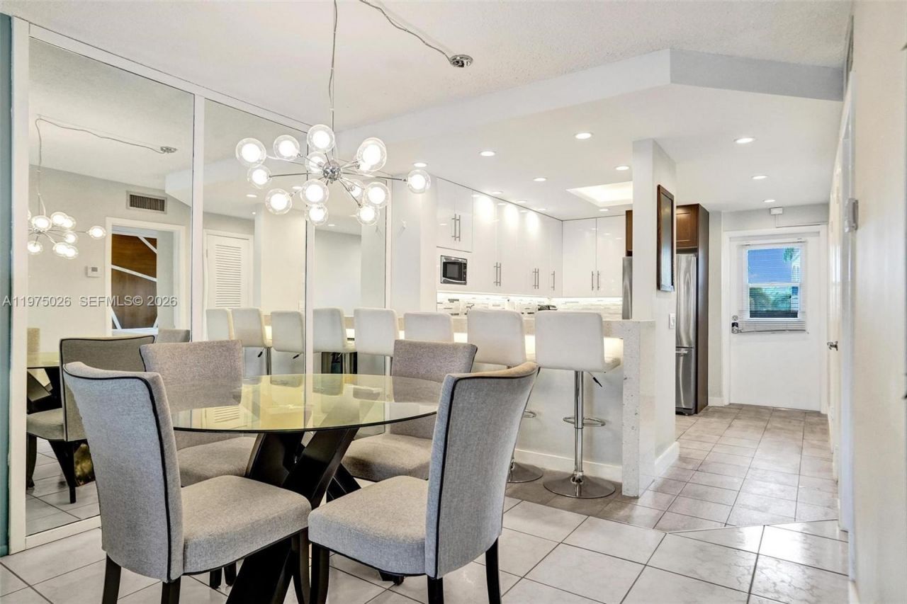 450 Paradise Isle Blvd , Unit 204, Hallandale Beach, FL 33009 Photo