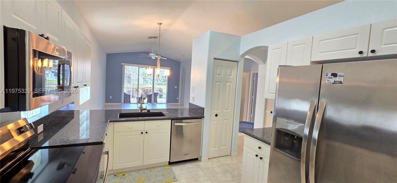 8214 Bellafiore Way, Boynton Beach, FL 33472 Photo