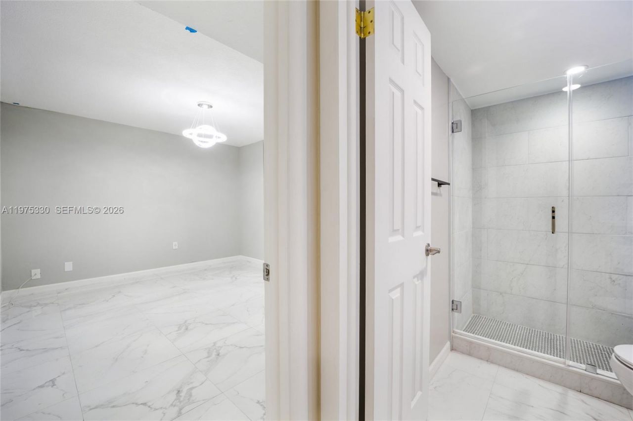 10000 NW 80th Ct, Unit 2102-2, Hialeah Gardens, FL 33016 Photo