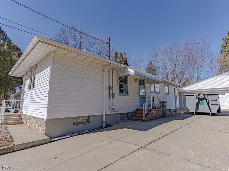 2306 Cherry Hill Avenue, Youngstown, OH 44509 Photo 2