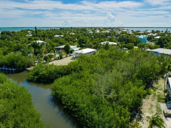 53 Sugarloaf Drive, Sugarloaf, FL 33042