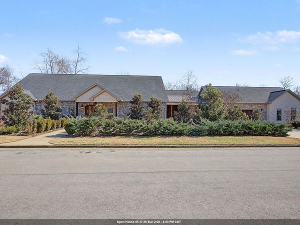 105 Longleaf Way, Florence, AL 35634