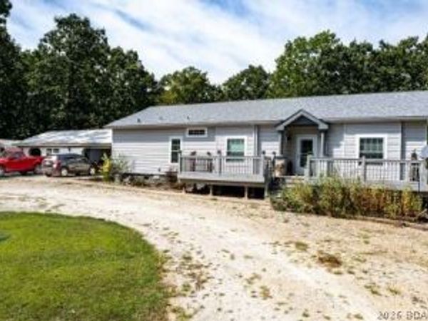 4490 Ponderosa Drive , Stover, MO 65078