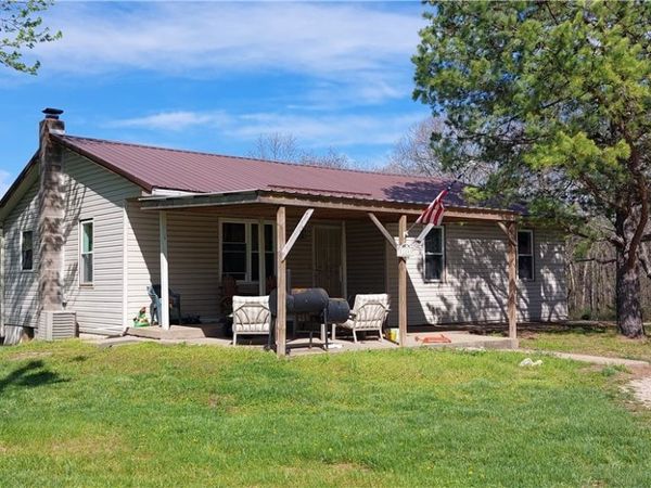 21260 135 Highway, Stover, MO 65078