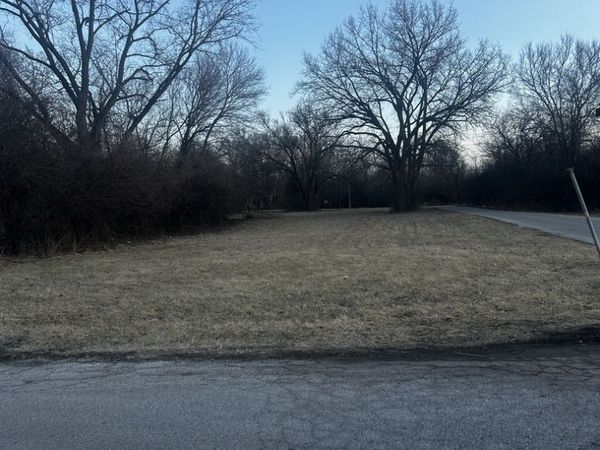 3747 W 140th Place, Robbins, IL 60472