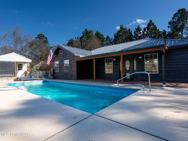 110 Olie Walker Road, Perkinston, MS 39573