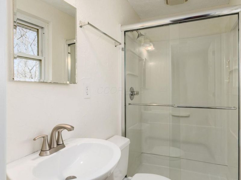 8188 Kingsley Drive, Reynoldsburg, OH 43068 Photo 12