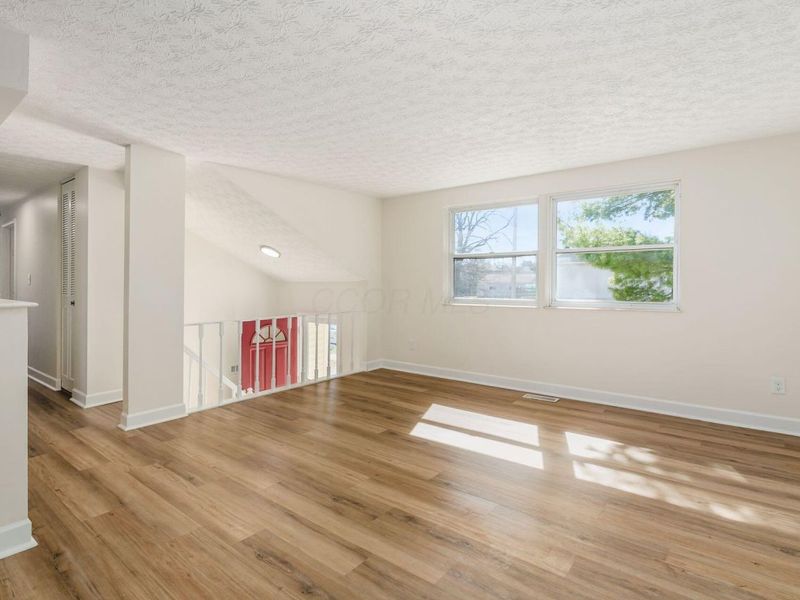 8188 Kingsley Drive, Reynoldsburg, OH 43068 Photo 2