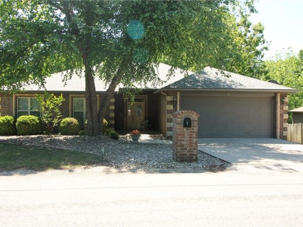 1 Lillian Lane, Bella Vista, AR 72715