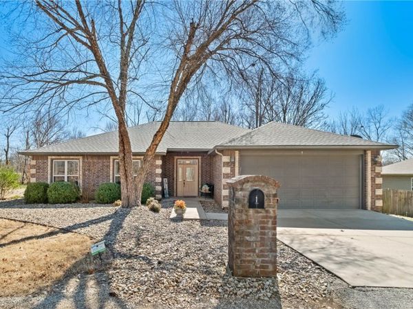 1 Lillian Lane, Bella Vista, AR 72715