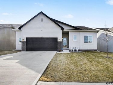 18117 Ogden Street, Omaha, NE 68022