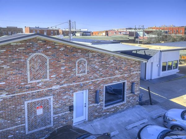 211 E Cleveland Avenue, Guthrie, OK 73044