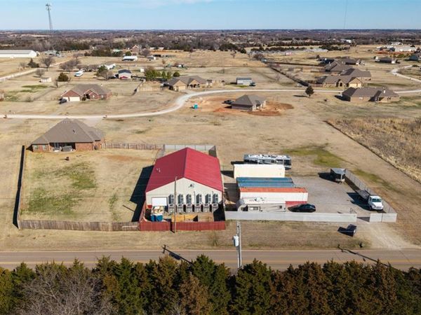 8900 W Charter Road, Edmond, OK 73025