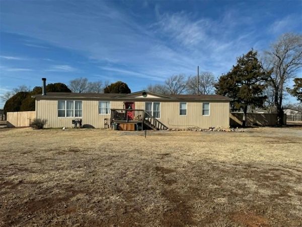 809 N Electra Street, Sayre, OK 73662