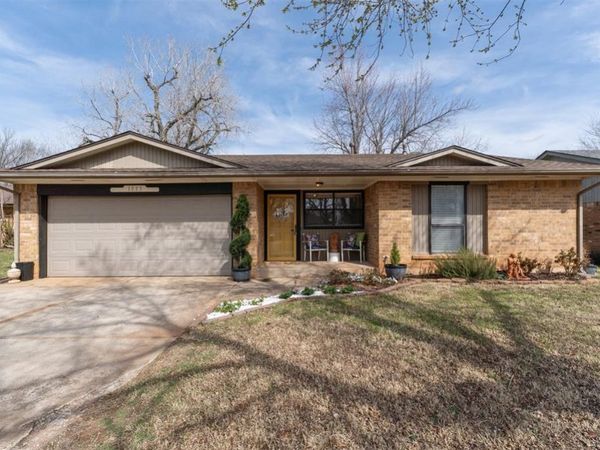 1033 W Griggs Way, Mustang, OK 73064