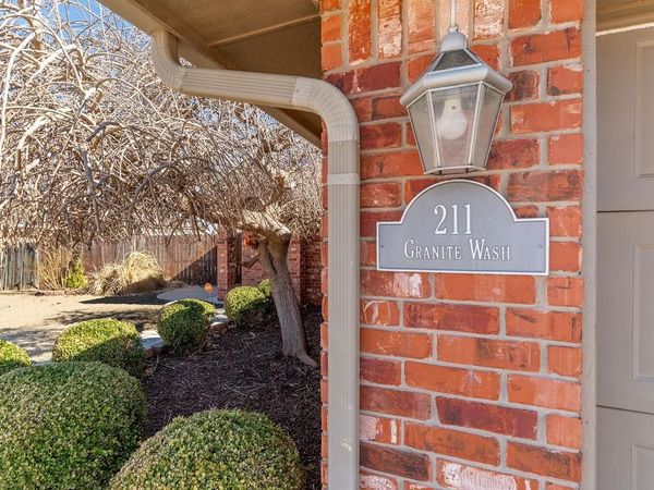 211 Granite Wash Street, Clinton, OK 73601