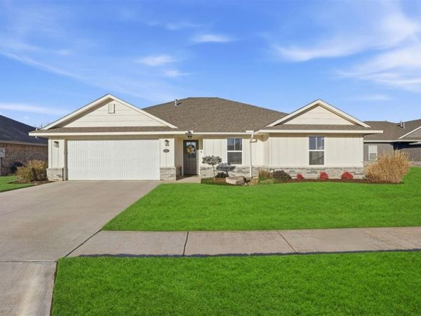 1013 Avalon Drive, Altus, OK 73521