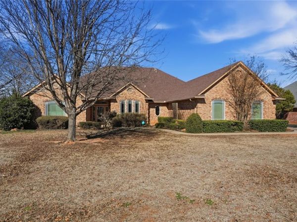 3304 Pondridge Road, Chickasha, OK 73018