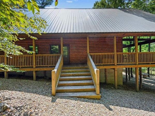 83 Davis Trail, Broken Bow, OK 74728