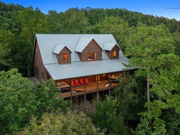 708 Split Creek Lane, Broken Bow, OK 74728