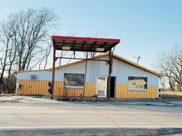 103 S Shawnee Avenue, Okemah, OK 74859