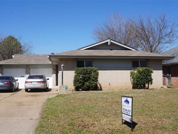 709 Briarcrest Drive, Midwest City, OK 73110