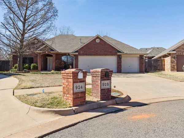 928 NW 179th Circle, Edmond, OK 73012