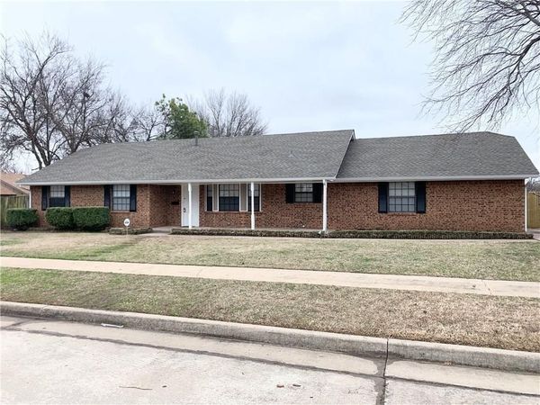 1204 NE 6th Street, Moore, OK 73160