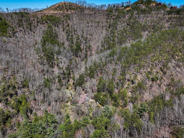 1060 Rayfield Hollow Way , Sevierville, TN 37862