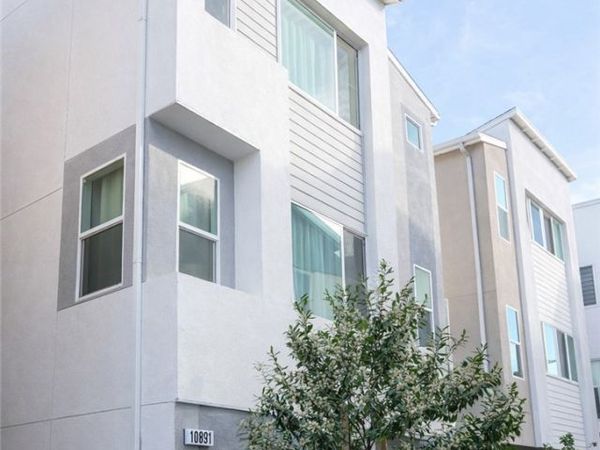 10891 Scottsbluff, Stanton, CA 90680