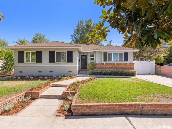 19438 Calvert Street, Tarzana, CA 91335