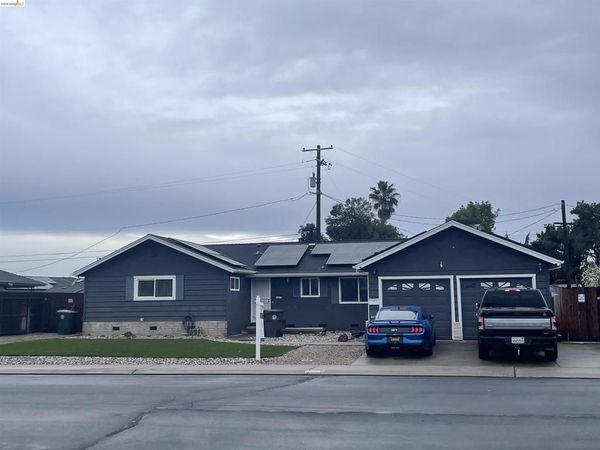 1275 1275 Armstrong Dr, Manteca, CA 95336