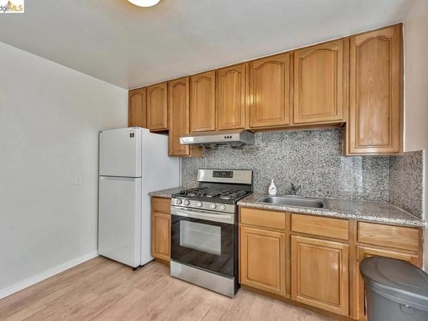 1715 1715 9th Ave, Oakland, CA 94606