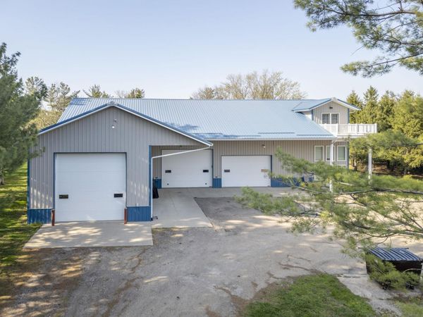 7603 N Raymond Road, Dunkerton, IA 50626