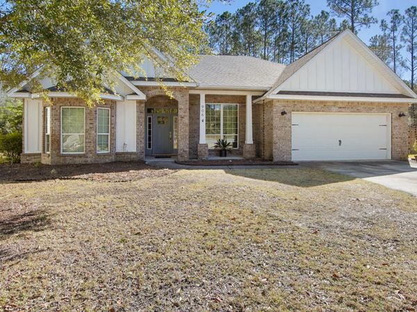 906 Symphony Way, Freeport, FL 32439