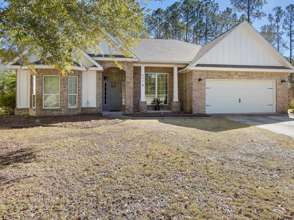 906 Symphony Way, Freeport, FL 32439