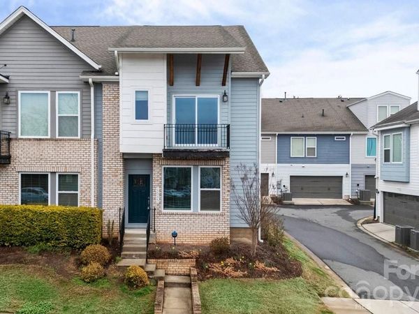 1515 Hidden Falls Road , Charlotte, NC 28206