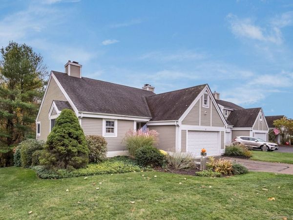 85 Legend Hill, Unit 85, Madison, CT 06443