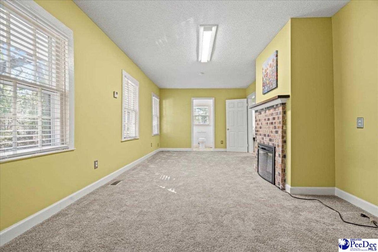 3094 Cobblestone St. Photo 6