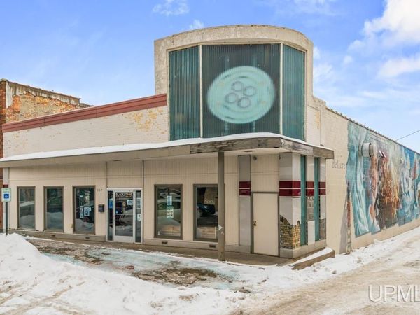 207 E Hughitt Street, Iron Mountain, MI 49801