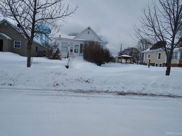 219 N 20th Street, Escanaba, MI 49829