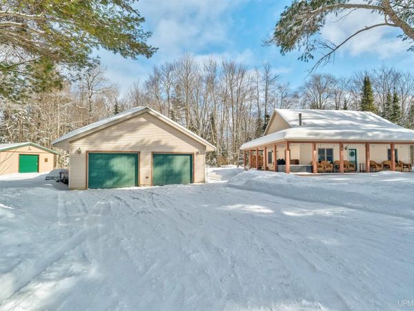 856 N River Road, Manistique Twp, MI 49854