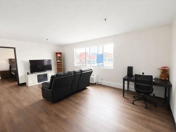 400 1st Street SE, Unit 303, Cedar Rapids, IA 52401