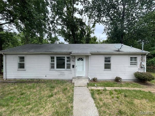 303 Midridge Drive , St Louis, MO 63137