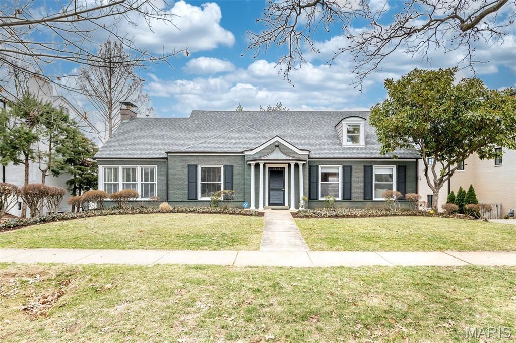 8161 Stratford Drive, Saint Louis, MO 63105 Main Photo