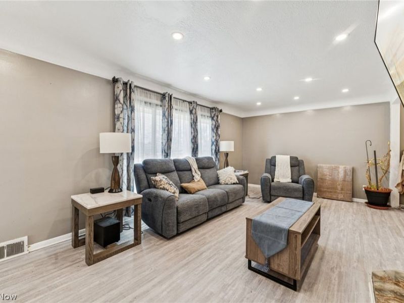 5039 Fairlawn Road , Lyndhurst, OH 44124 Photo 7