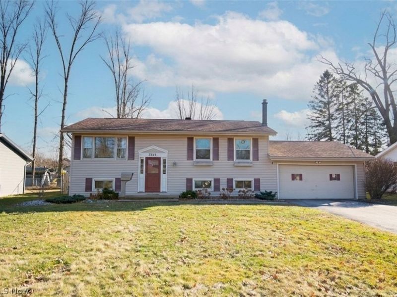 3841 Nottingham Avenue , Youngstown, OH 44511 Photo 1